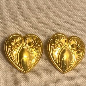Vintage Gold Heart Shaped Iris Floral Earrings gold tone Simply Whispers